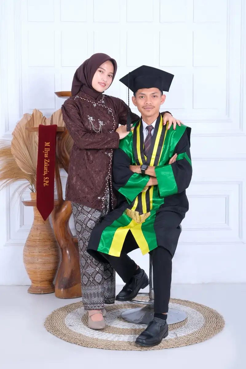 Foto couple di Studio Kuningan Ajid - potret pasangan romantis